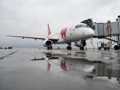 В аэропорту Екатеринбурга администрация заблокировала выход из-за задержки рейса