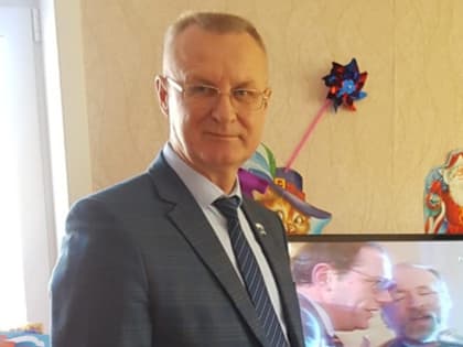 Владимир Власов сделал новогодний подарок жительнице Асбеста