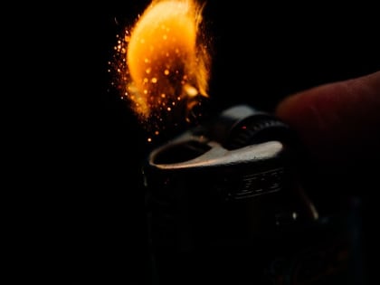 Свердловчанин ударил ножом мужчину из-за зажигалки