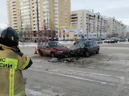 ВИЗ встал в огромную пробку из-за ДТП