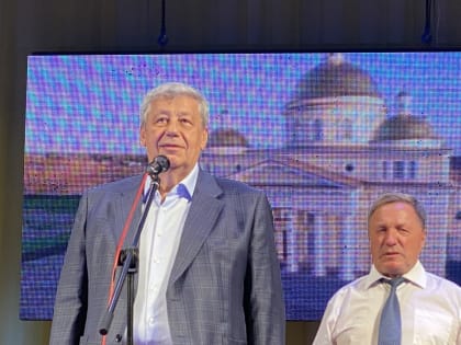 Аркадий Чернецкий поздравил жителей Невьянска с Днем города