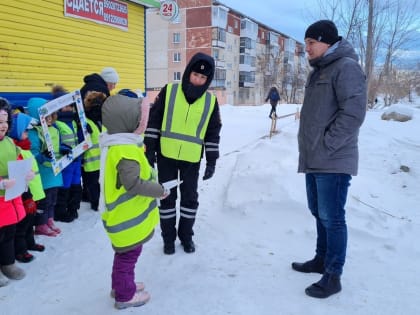 Сотрудники ГИБДД и воспитанники каменского детсада провели совместную акцию