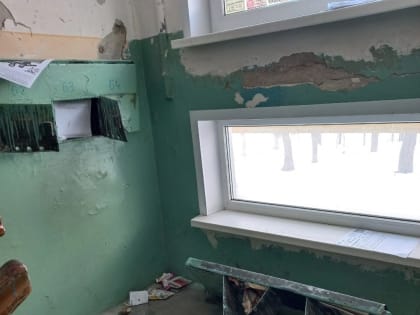 Каменцы жалуются на вандалов в подъездах