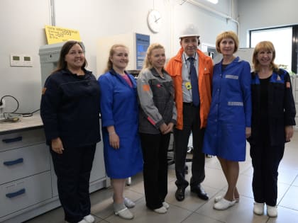 «Металлурги – самоотверженные люди». Евгений Куйвашев наградил уральцев