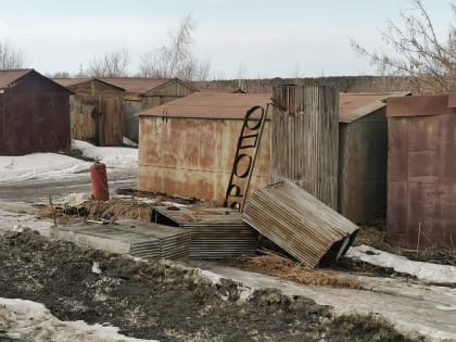 Жителей Каменска-Уральского удивила спиленая стела со стороны Мартюша