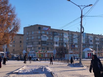 В Каменске-Уральском установили светодиодный экран с часами. Скоро такой же появится на Челябинской