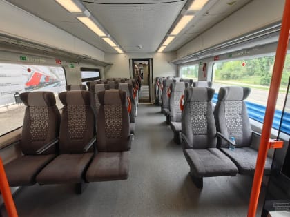 Пассажир рассказал о детях на полу в электричке до Нижнего Тагила