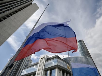 Торжественная церемония в честь Дня флага Российской Федерации состоялась в Екатеринбурге