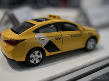 Минимум 300: в юбилей Екатеринбурга взлетели цены на такси