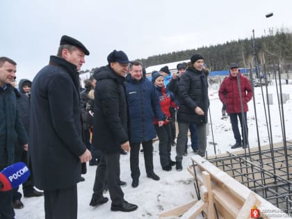 Хоккей, коньки и даже бокс: власти дали старт строительству новейшего ледового центра в Сысерти