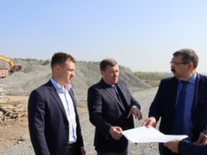 Выездное совещание на дорожном объекте