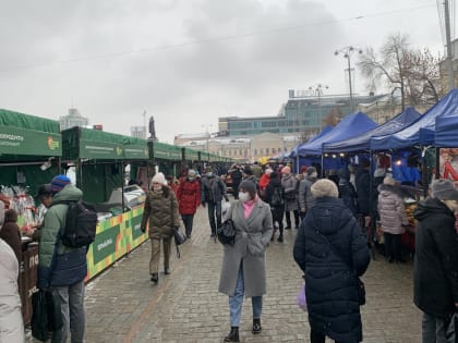 Парковку на площади 1905 года в Екатеринбурге закроют из-за ярмарки в выходные