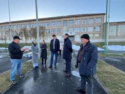 Строительство стадиона в Знаменском продолжается