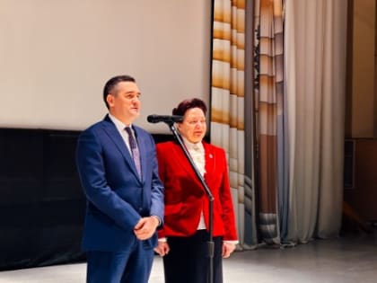 Почти 1200 первокурсников Свердловского областного медколледжа прошли посвящение в студенты