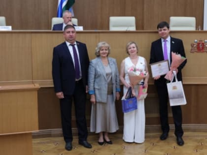 В Законодательном Собрании Свердловской области в рамках заседания Совета представительных органов муниципальных образований Свердловской области состоялась церемония награждения п