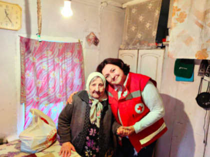 Активисты Дома добровольцев Свердловской области поздравили маленьких уральцев и одиноких пожилых людей с Новым годом и Рождеством