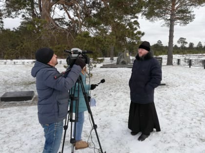 Заупокойное богослужение у памятного знака, посвященного румынским военнопленным