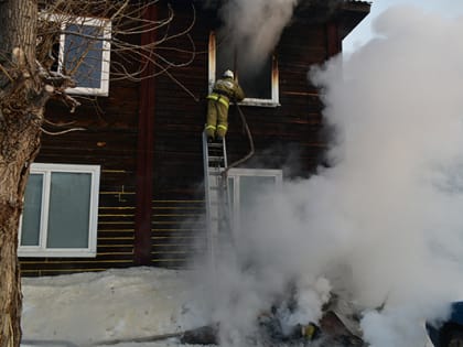 В многоквартирном доме произошел пожар