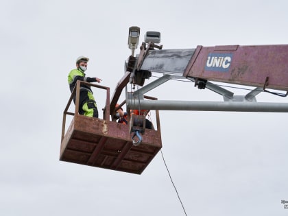 Для безопасности пешеходов: на улицах Викулова и Самолётной в Екатеринбурге установили новые дорожные камеры