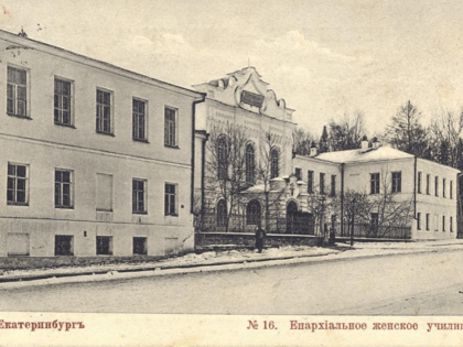 В Екатеринбурге за 102 млн рублей отреставрируют здание монтажного колледжа на улице Декабристов
