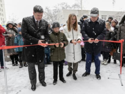 В Березовском состоялось открытие "Библиотеки семейного чтения", модернизированной по нацпроекту "Культура"