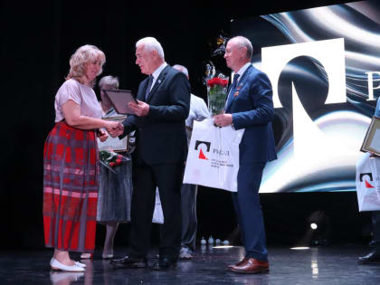 Виктор Якимов принял участие в торжественных мероприятиях, которые прошли на предприятиях Каменска-Уральского в День металлурга