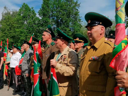 В Каменске-Уральском отмечают День пограничника