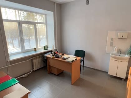 Первый заместитель главы регионального Минздрава оценил ход ремонтных работ в больнице посёлка Рефтинский