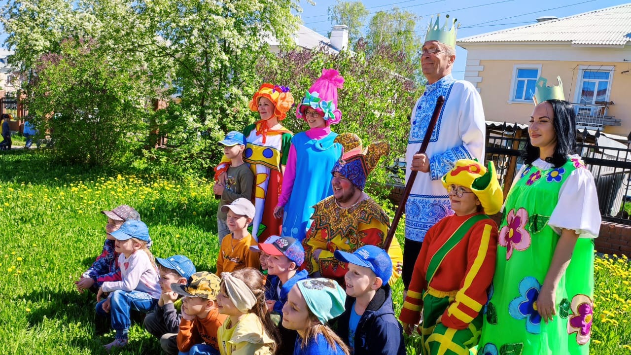 Краснотурьинск новости. Праздники в нашей жизни. Коллектив ДК Одоев. Детский дом Свердловская область. Скоморохи Житомирская область.