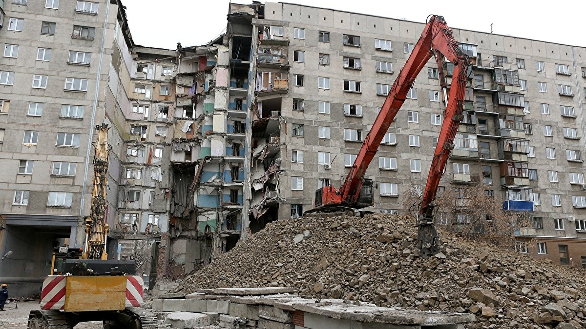 Тревога магнитогорск. Магнитогорск взрыв газа 31.12.2018. Взрыв газа в Магнитогорске 31 декабря 2018. Магнитогорск 31 12 2018 взрыв дома. Взрыв жилого дома в Магнитогорске (2018).