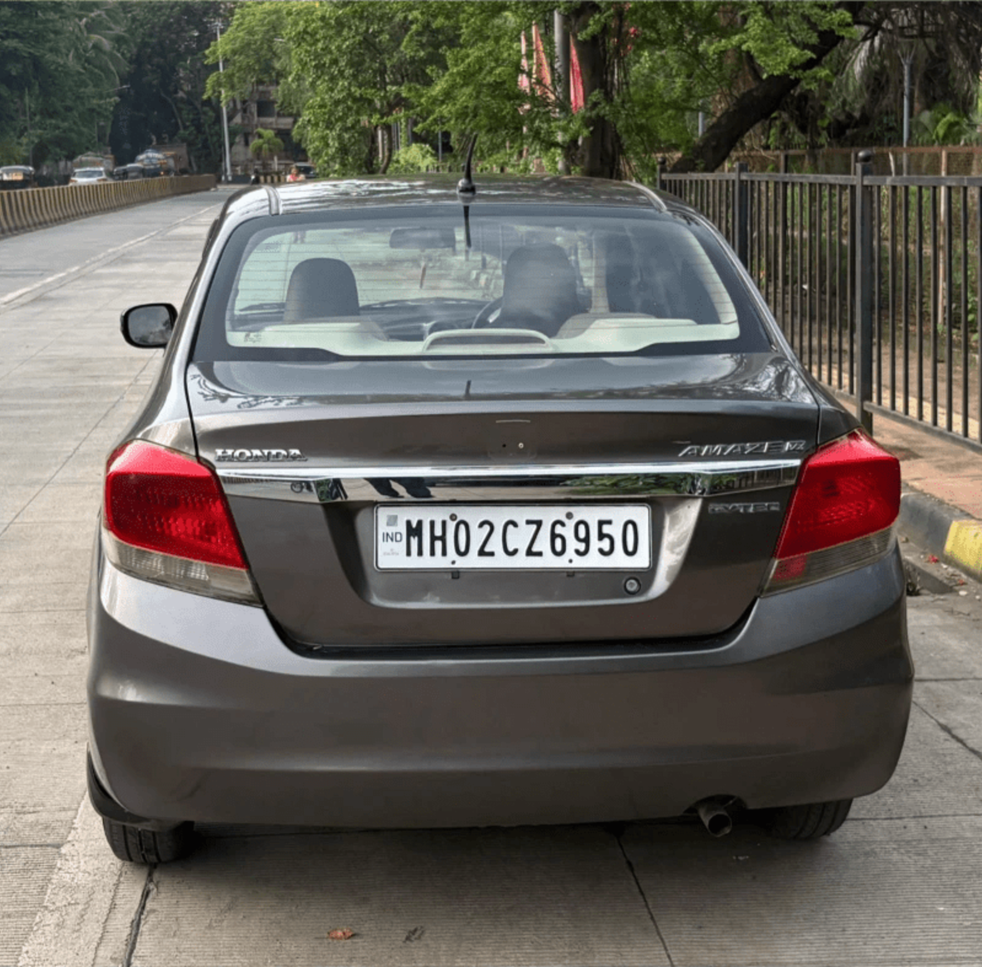 2013 Honda Amaze thumbnail 6