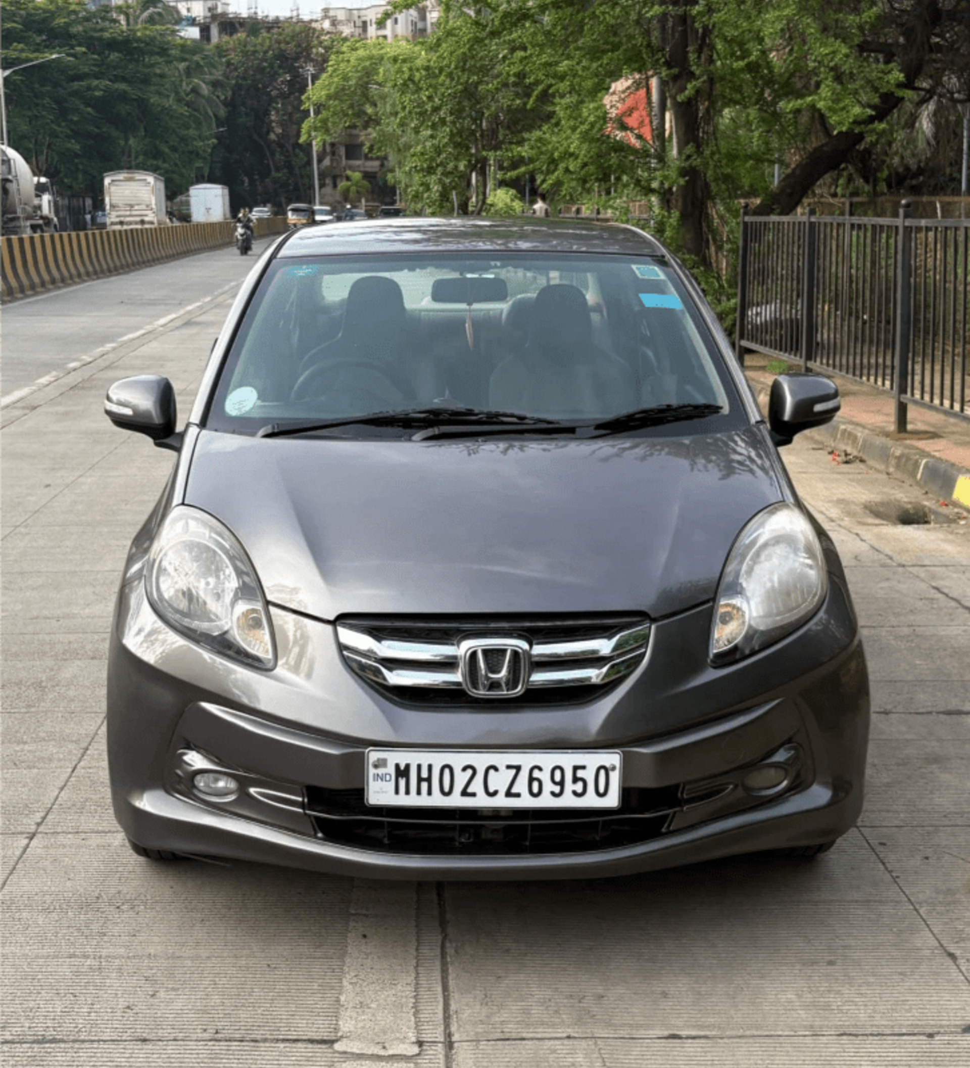 2013 Honda Amaze thumbnail 3