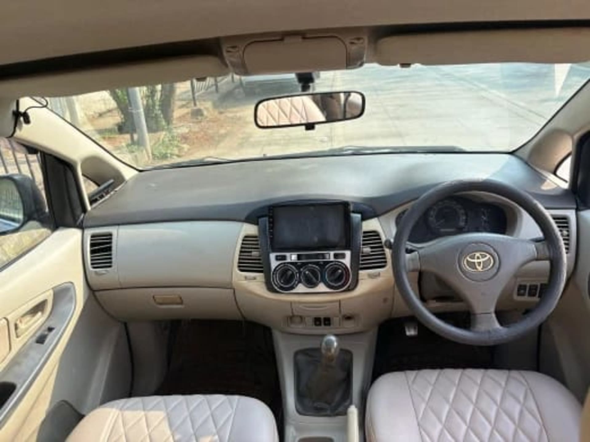 2011 Toyota Innova