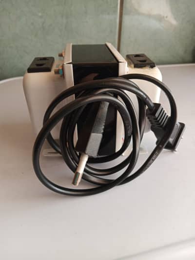 Transformador de Voltaje 220V a 110V