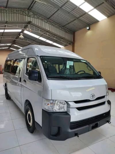TOYOTA HIACE 2026 (Búfalo)