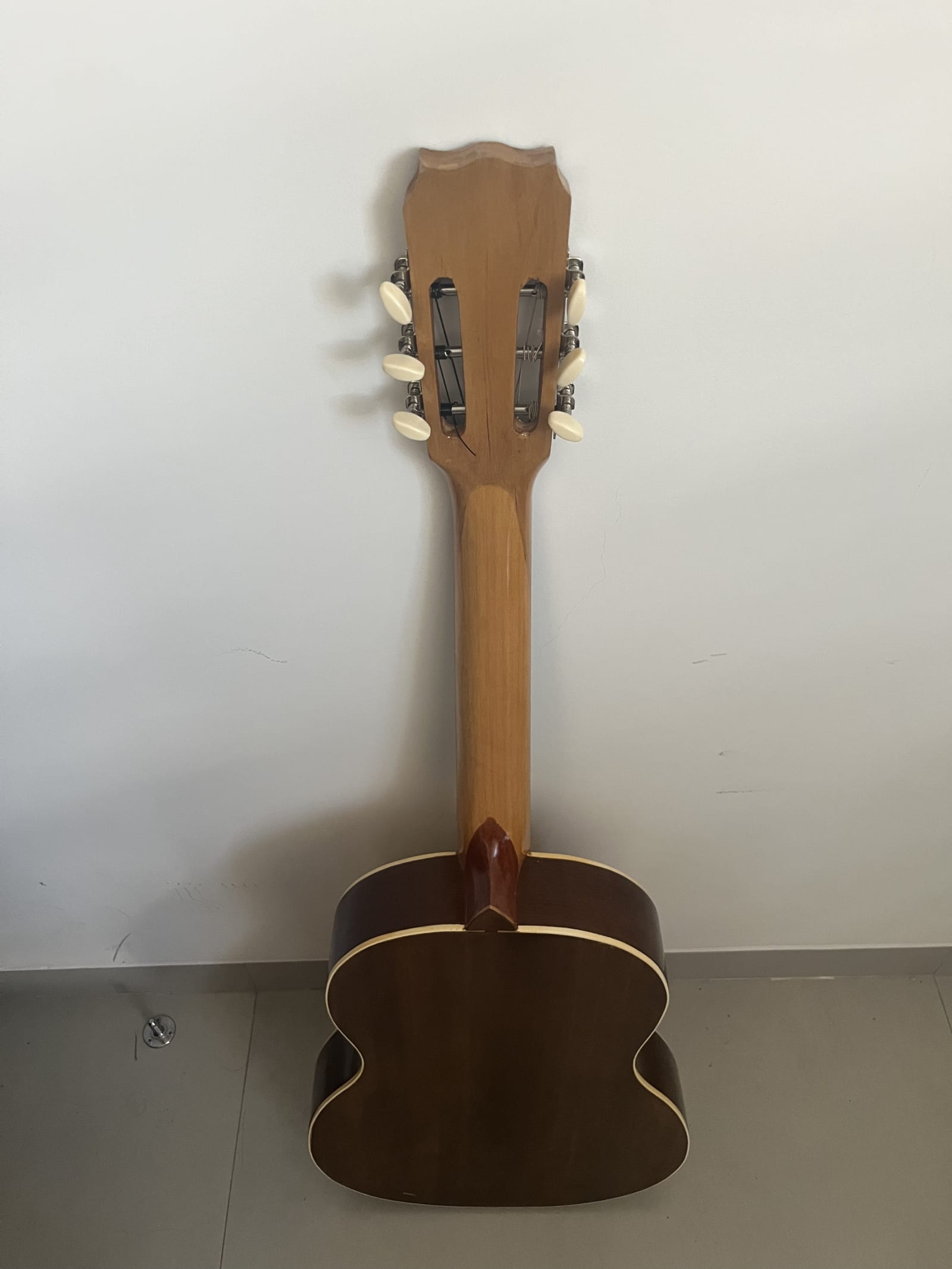 Guitarra acústica — imagen 3