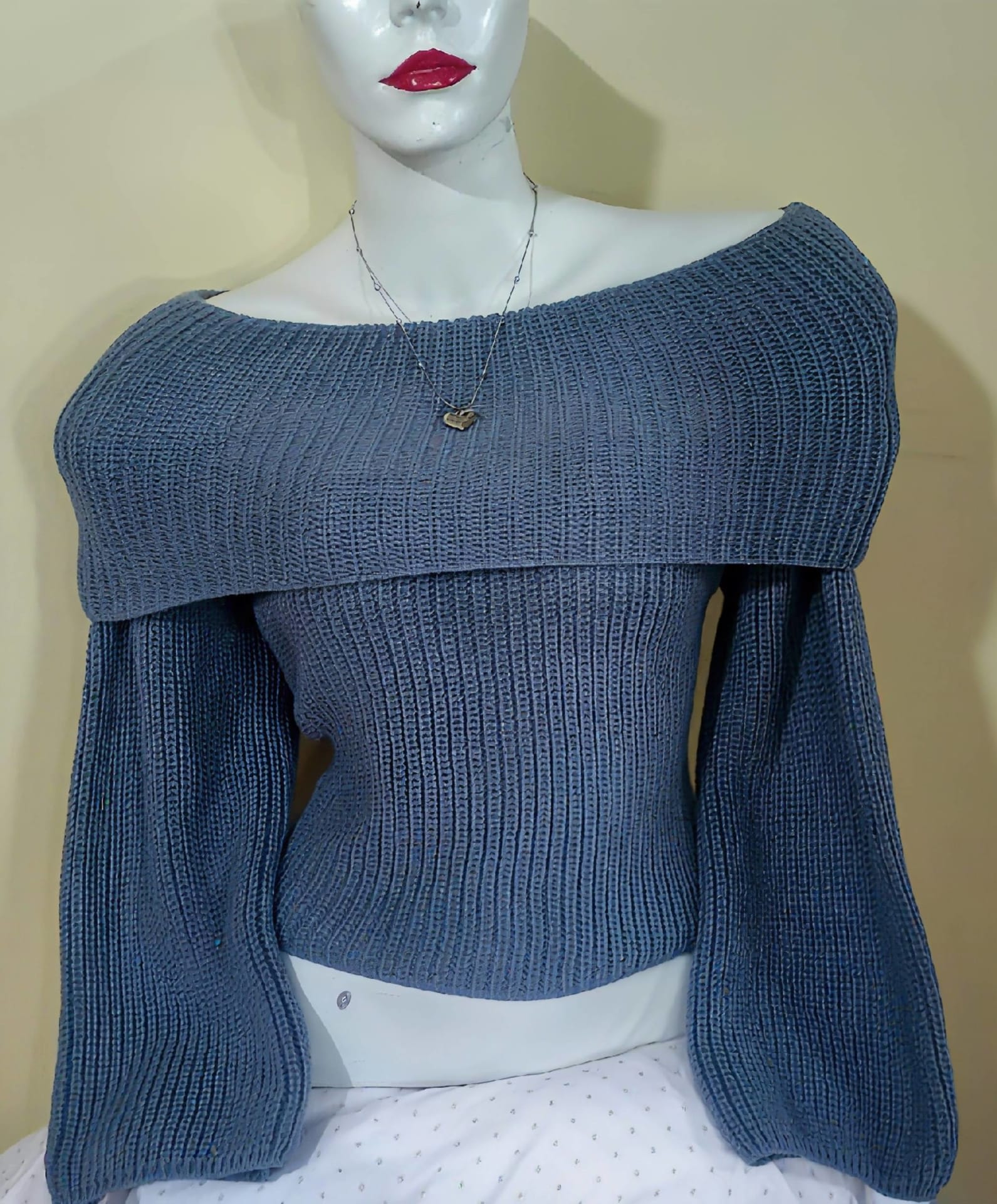Chompa de lana off shoulder