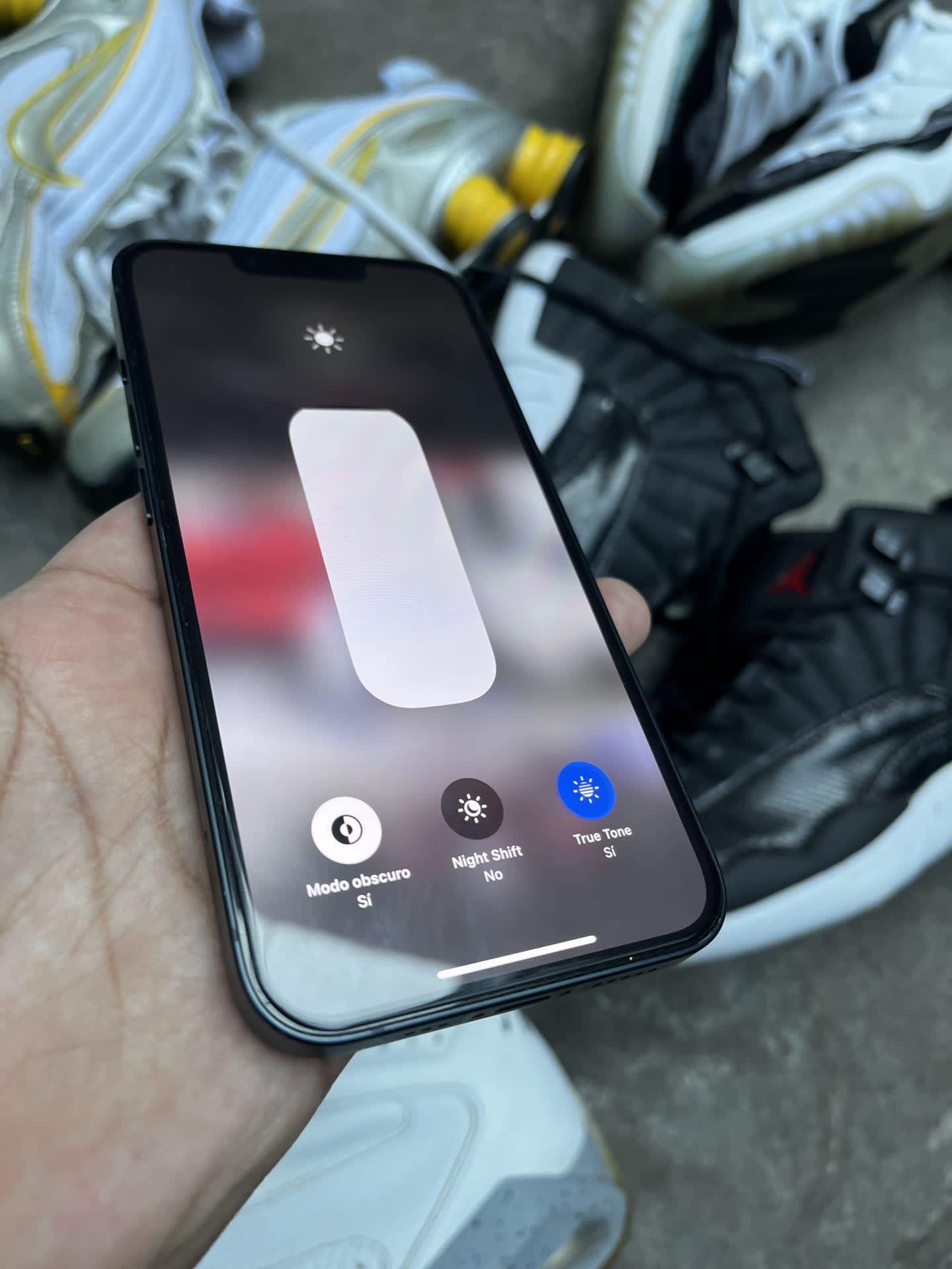 iPhone 13 normal — imagen 2