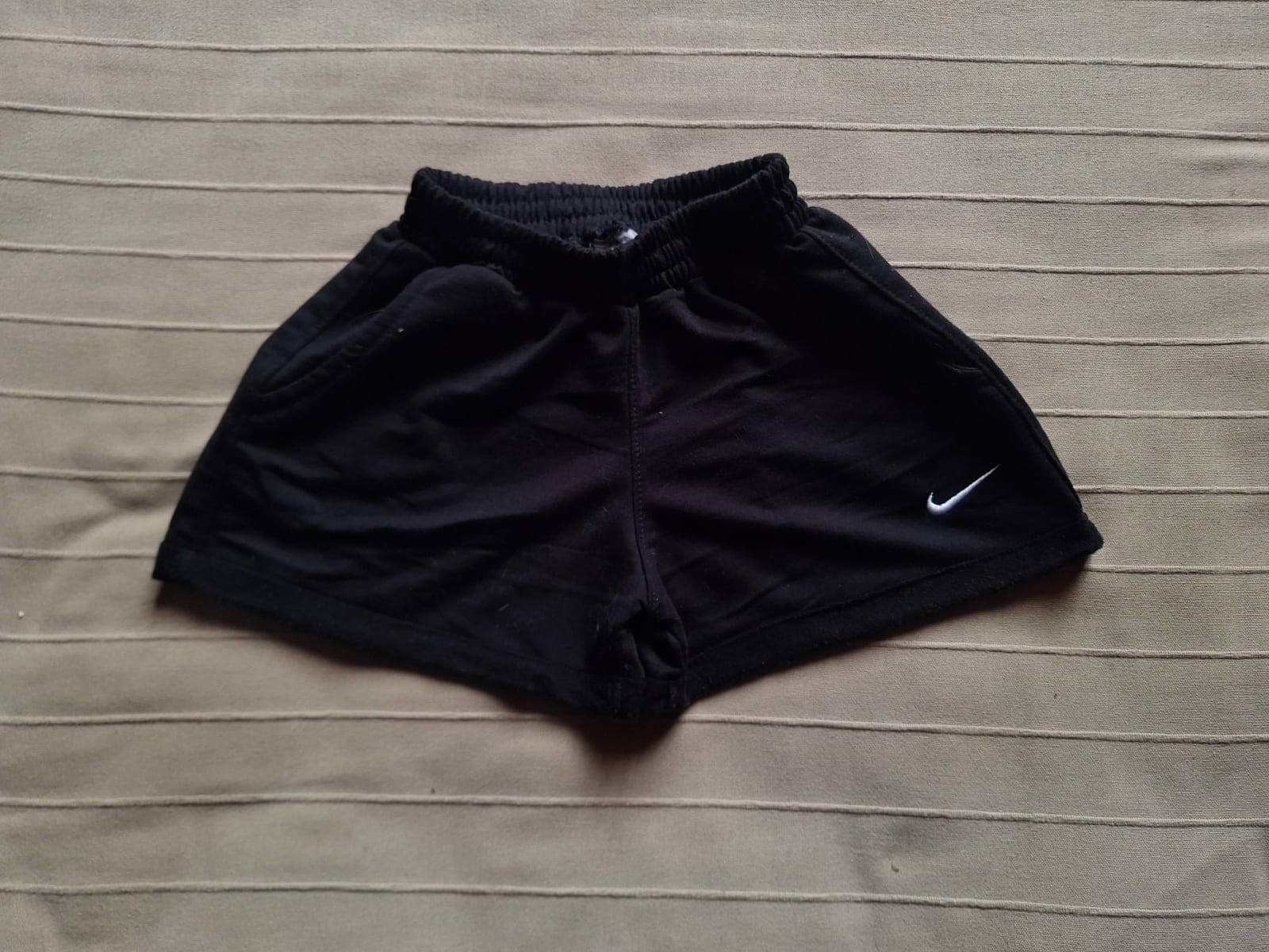 Short deportivo Nike — imagen 2