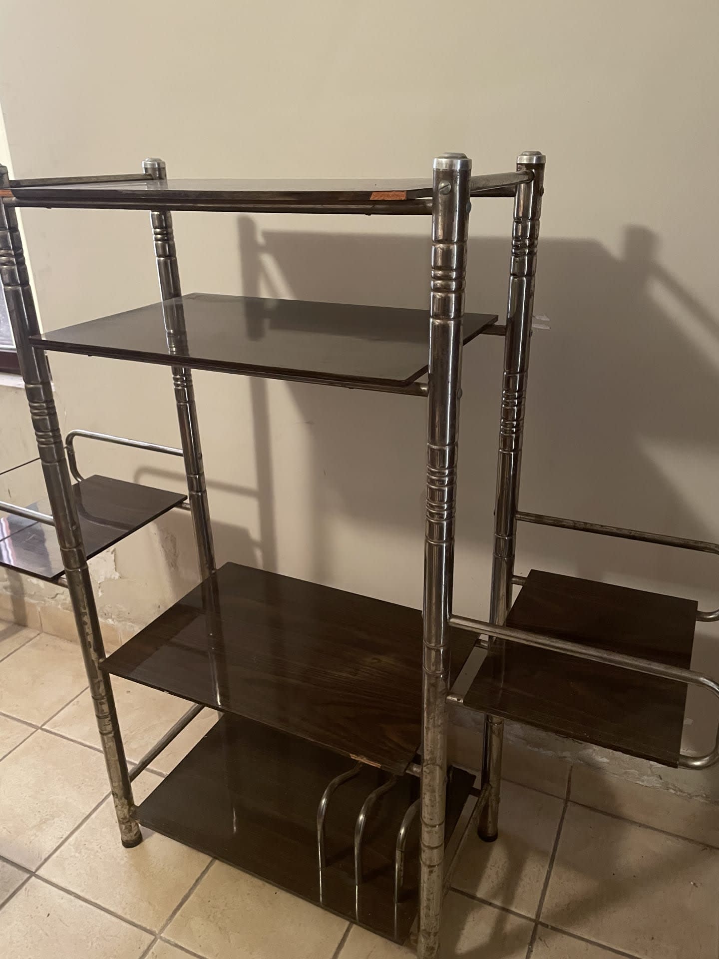 Estante de TV y equipo de música