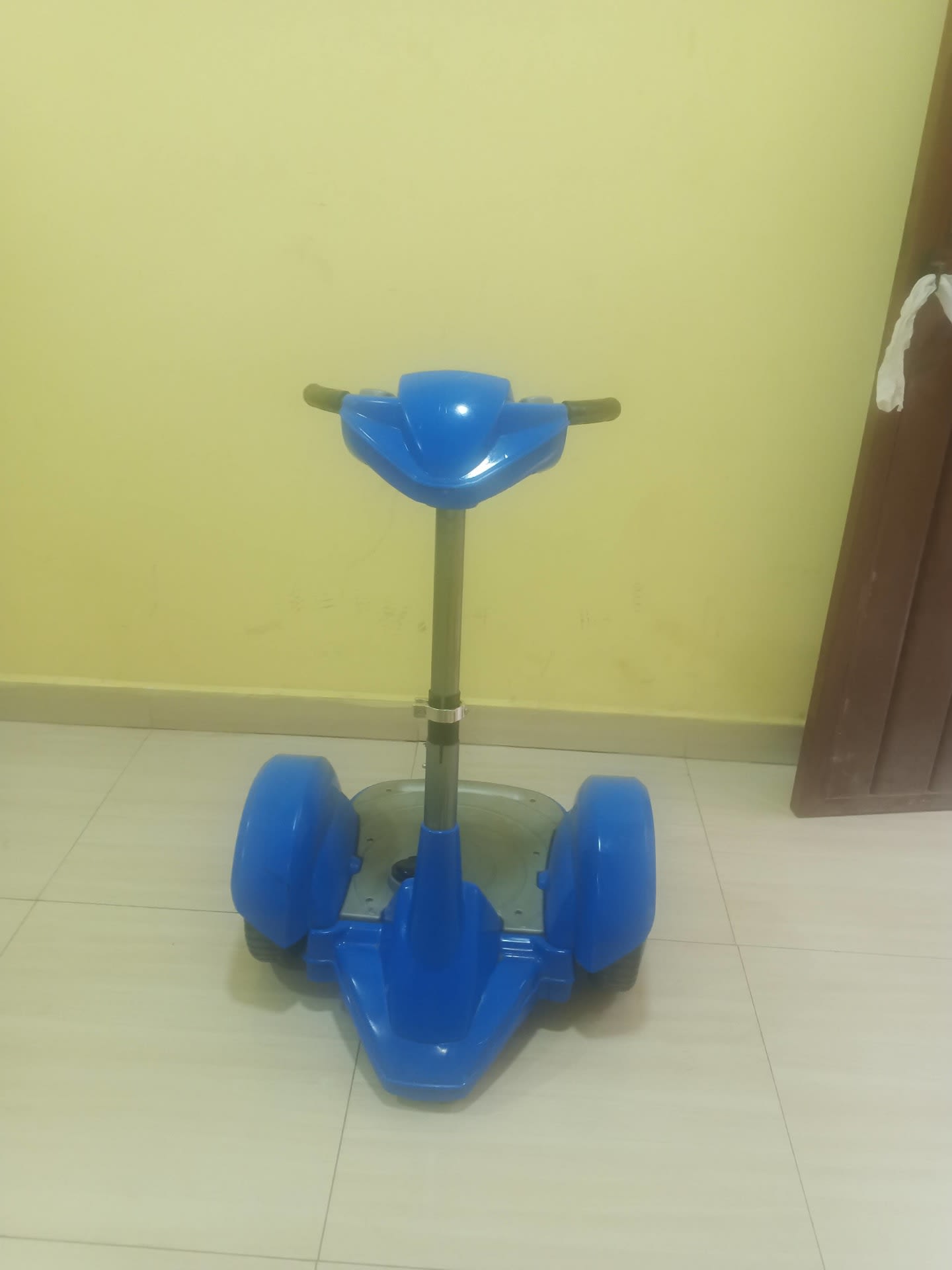 Escuter Eléctrico para niños — imagen 4