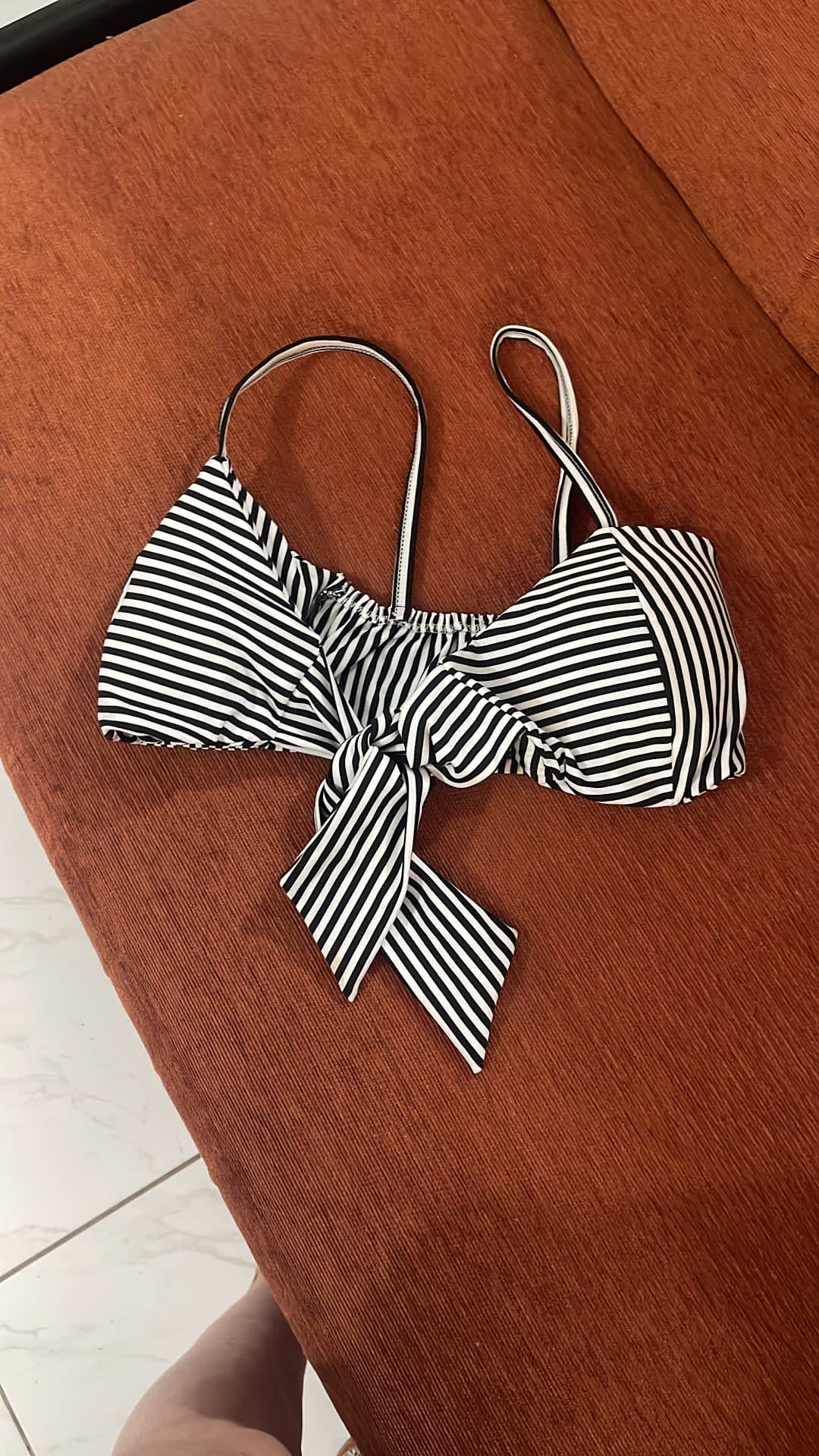 Top de Bikini Rayas Blanco y Negro