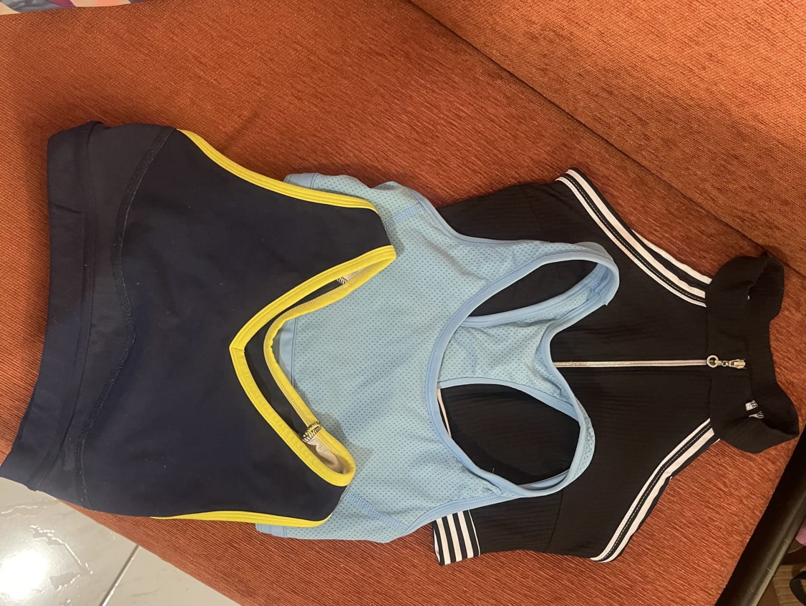 Set de 3 Tops Deportivos para Mujer