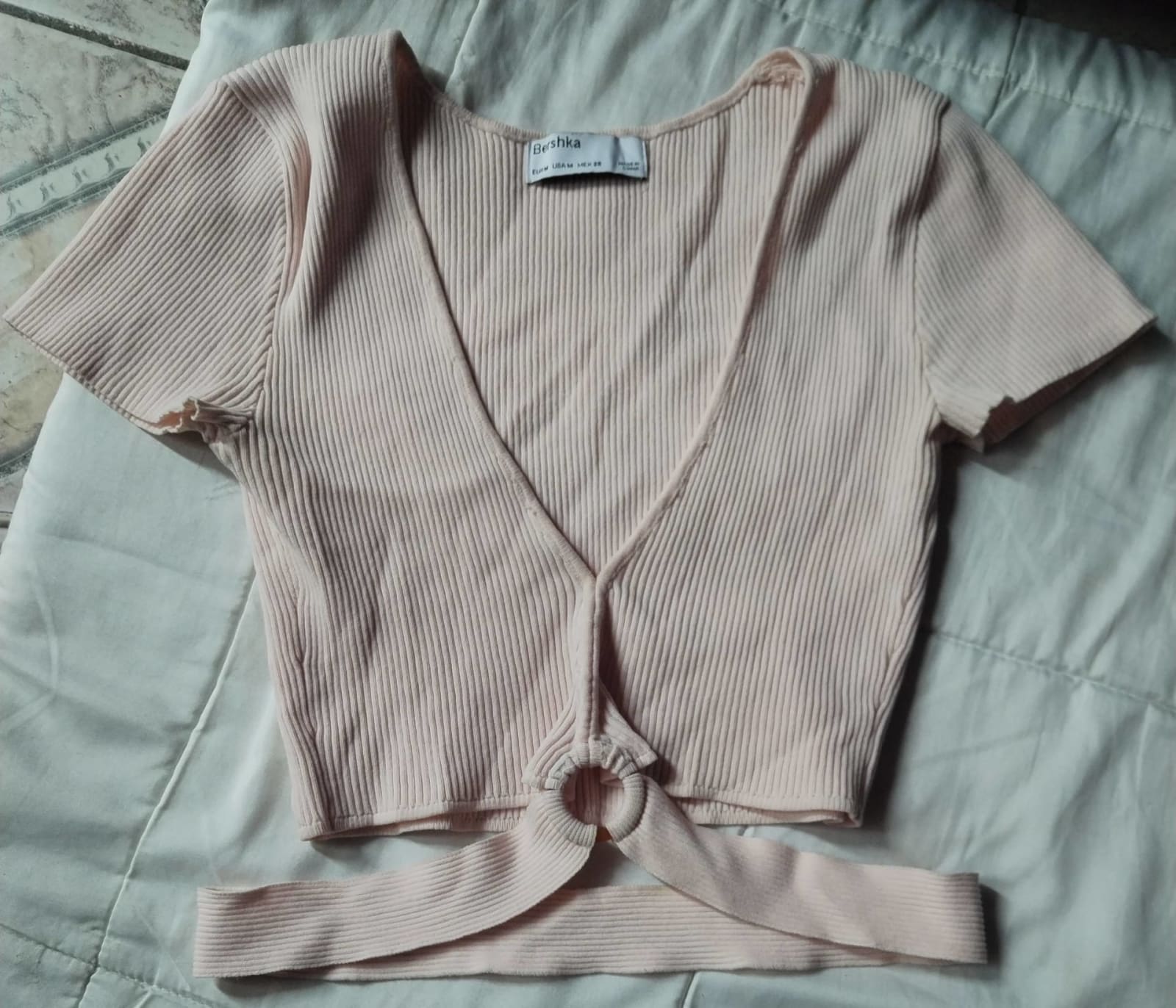 Top Bershka Rosa con Nudo Frontal