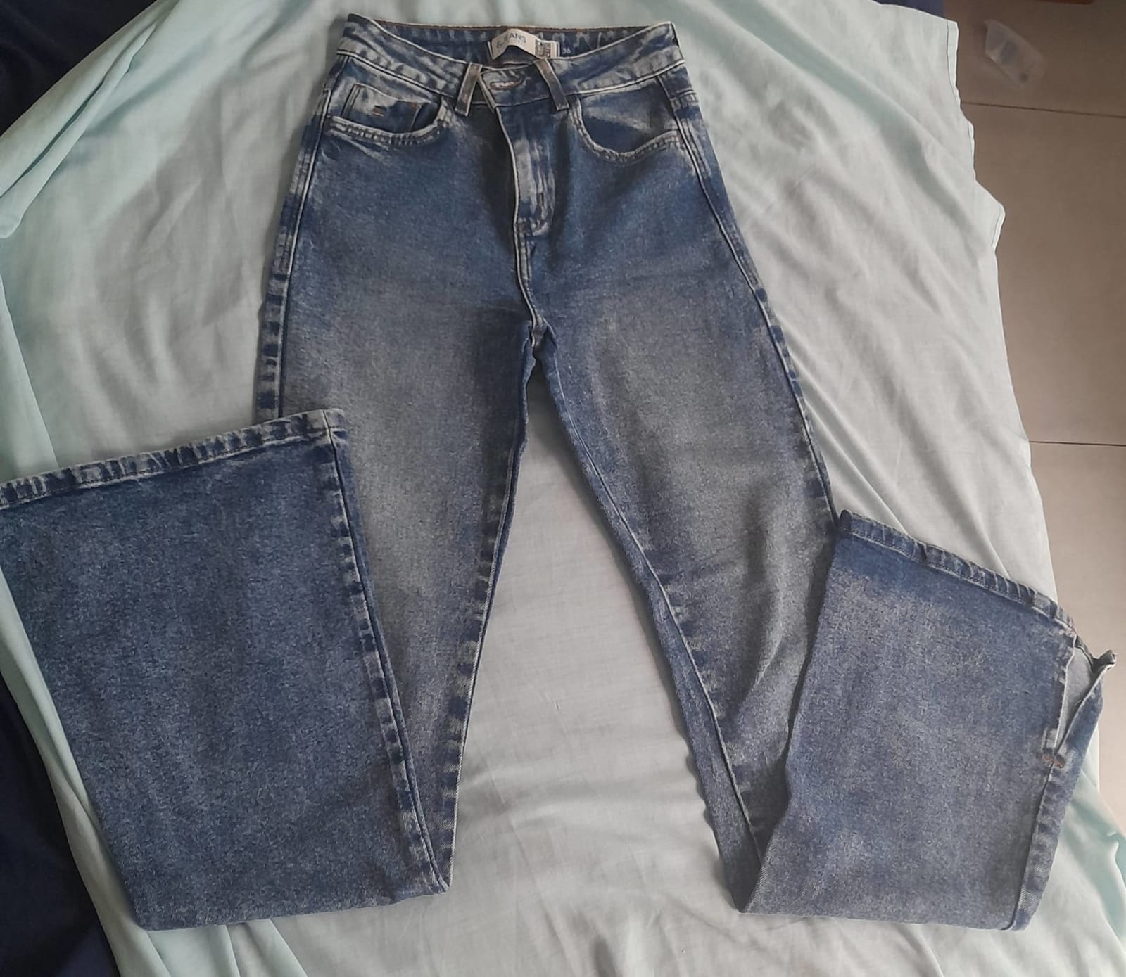 Pantalón Jean Acampanado - Talla 36
