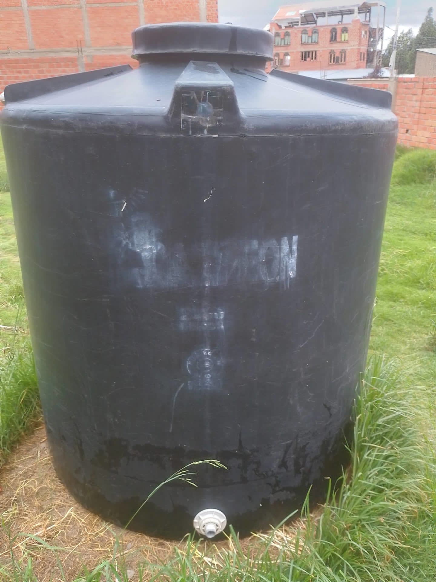 Tanque de Agua Negro Gran Capacidad