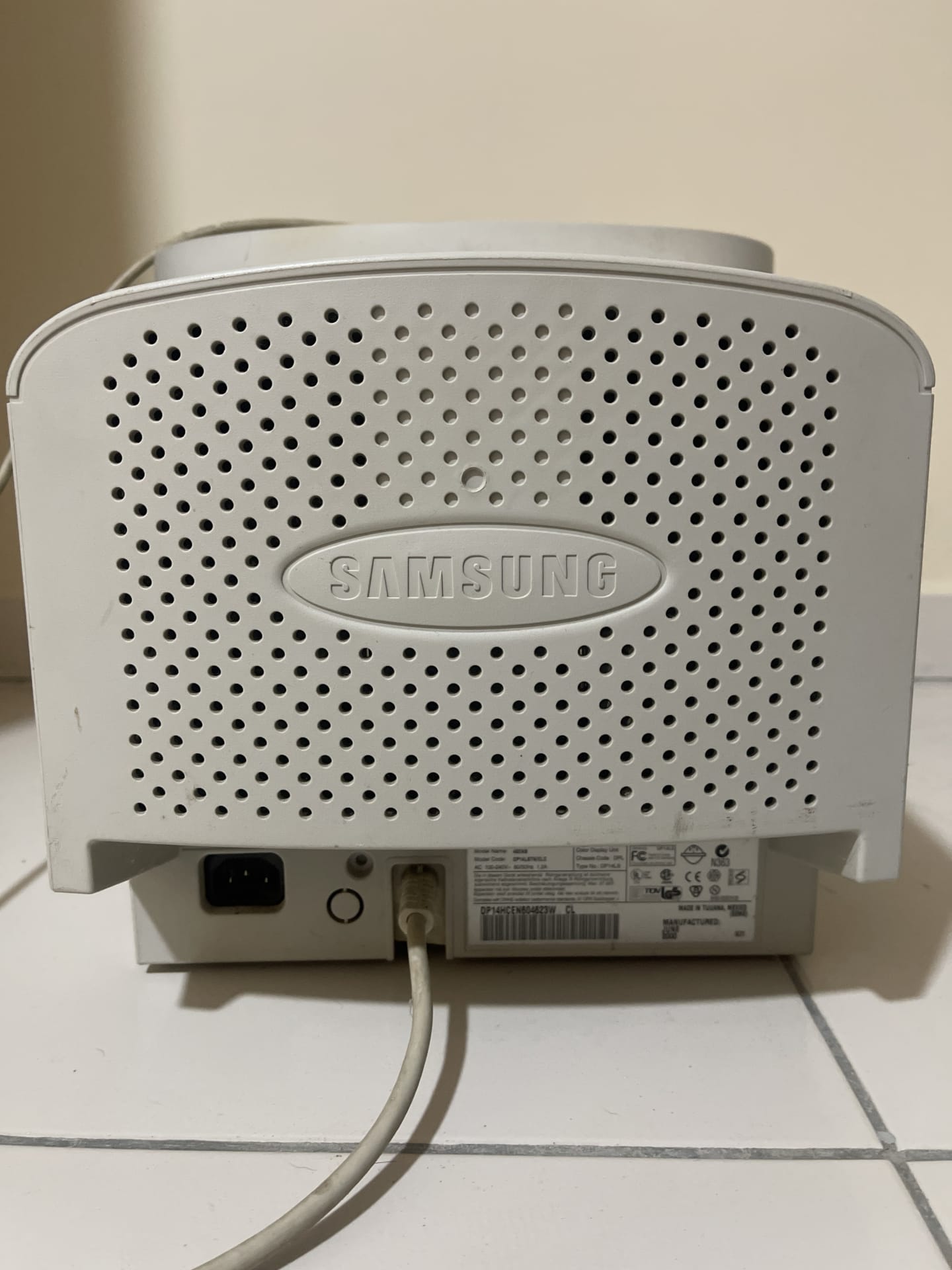 Monitor CRT Samsung SyncMaster Vintage — imagen 3