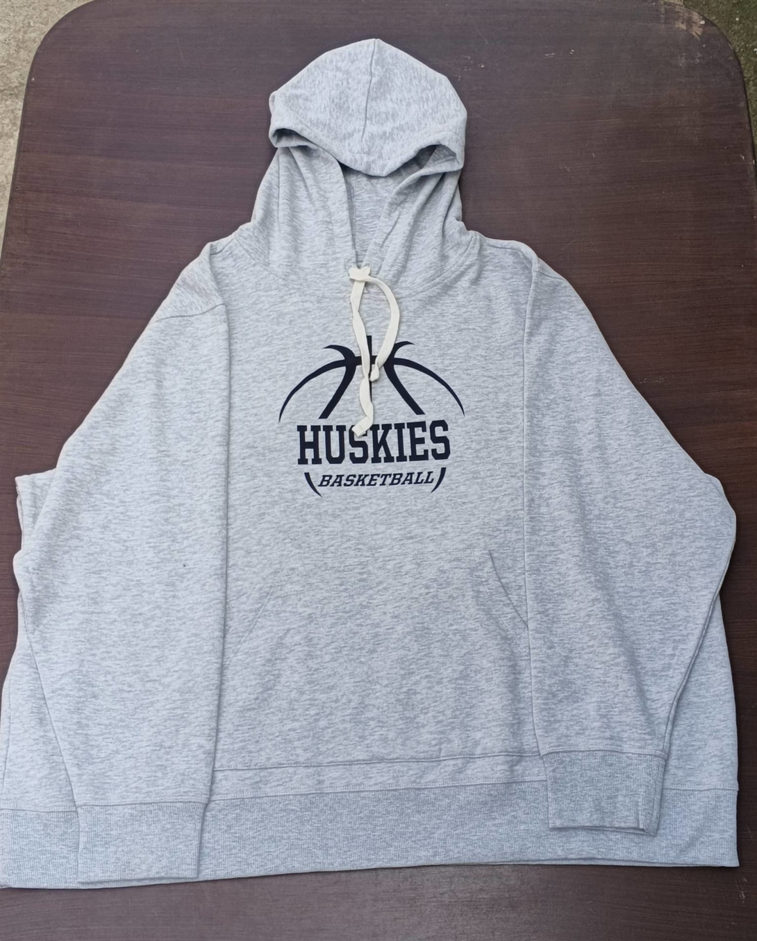 Canguro Gris "Huskies Basketball" — imagen 2
