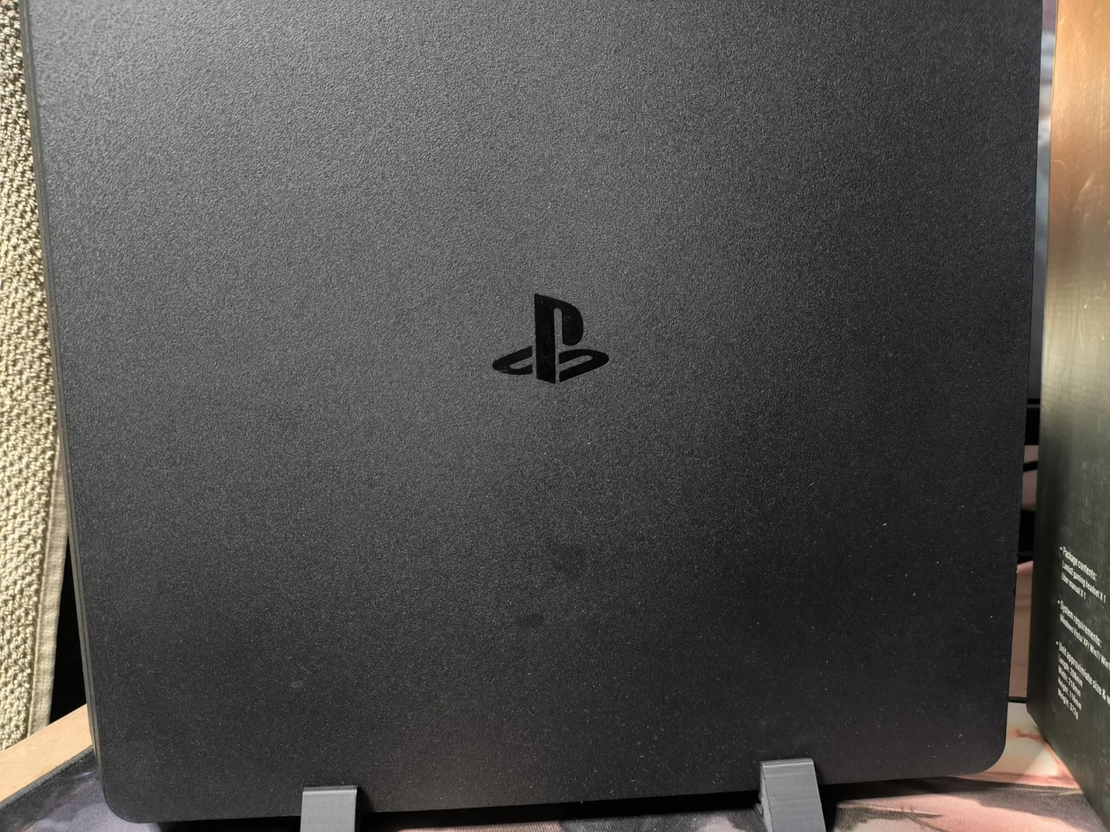 PlayStation 4 Slim + Headset+base+juegos — imagen 2