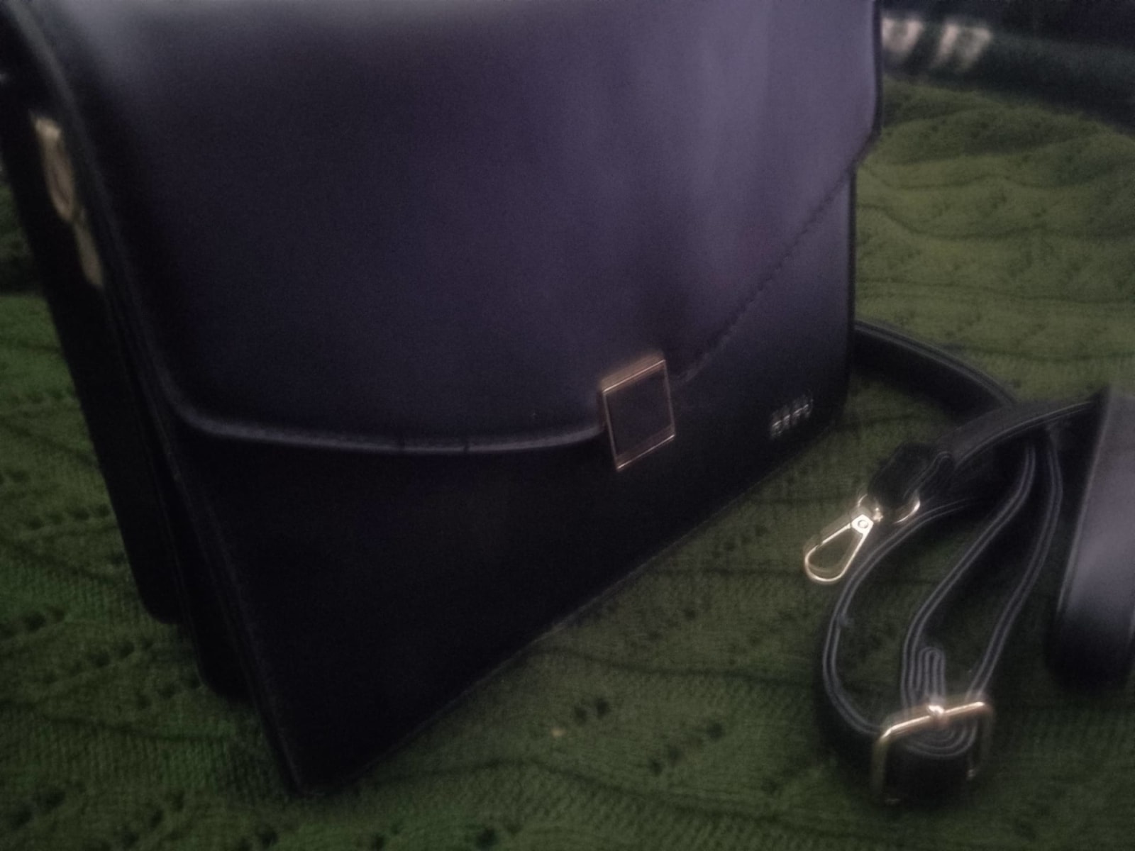 Cartera de mano material cuerina — imagen 2